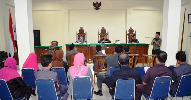 Rapat 1